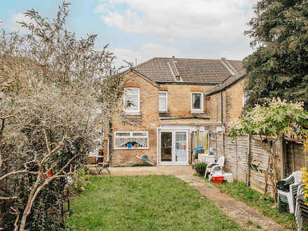 3 bedroom End Terrace, GREAT Buy To Let Investment